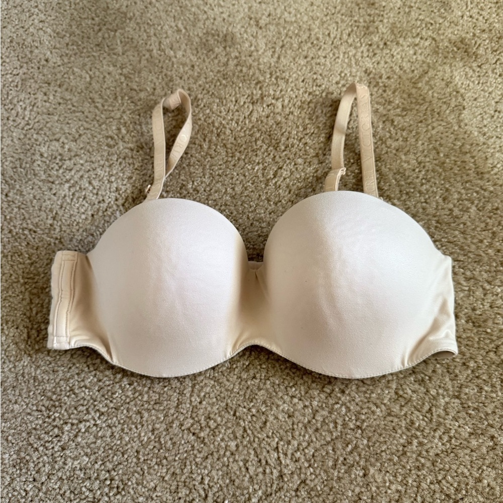 Victoria’s Secret Body by Victoria bra Size: 34D (D75)